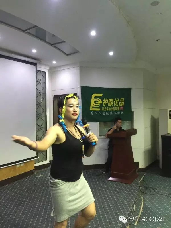 女扮男裝，不像？No、no、no我們很霸氣！